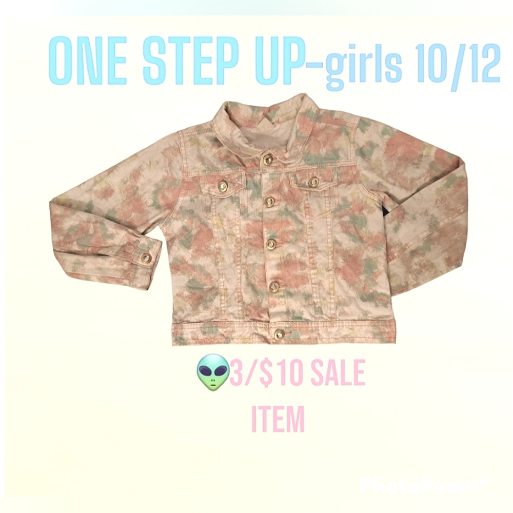 👽3/$10item- one step up girls crop long sleeved tyedie jacket